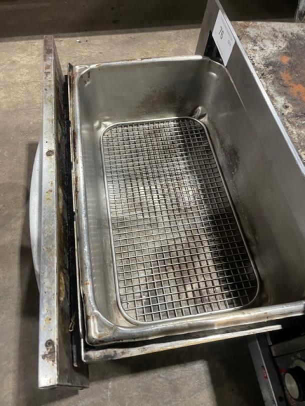 APW Wyott HDDi-1-208-B-S warming drawer, stainless steel, thermostatic controls, single phase, used condition, serial 817811402001.