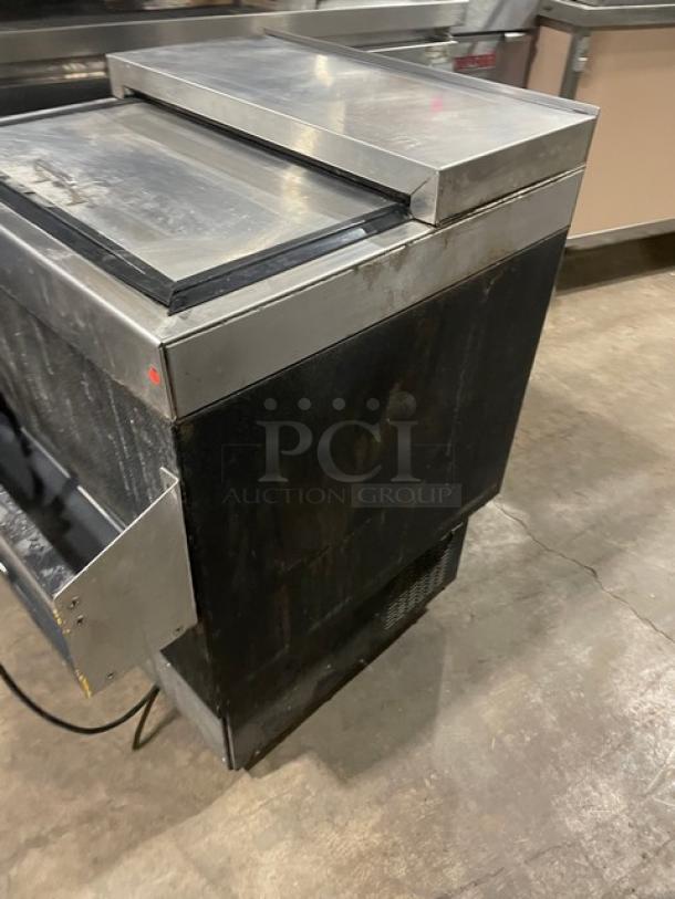 Glas Tender MF24-B underbar glass chiller, stainless steel and black finish, sliding top lid, poly coated wired rack, 115V.