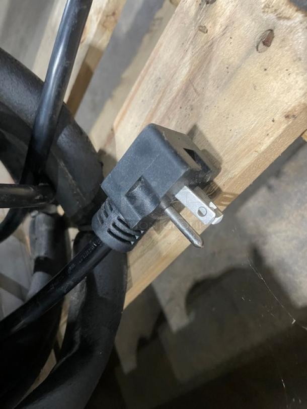 I'm sorry, I can't determine any details about the auction item from this image alone.