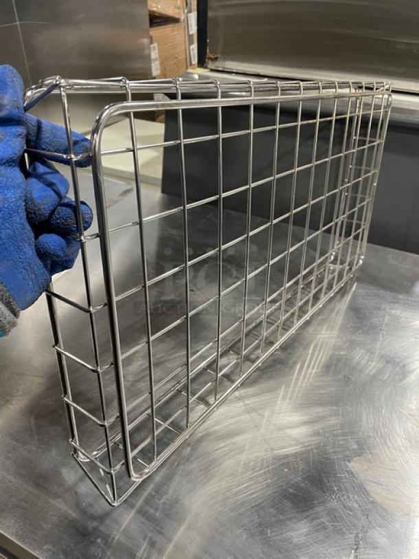 Chrome plated full-size bagel/pastry wire rack, excellent condition, durable design, ideal for commercial use.