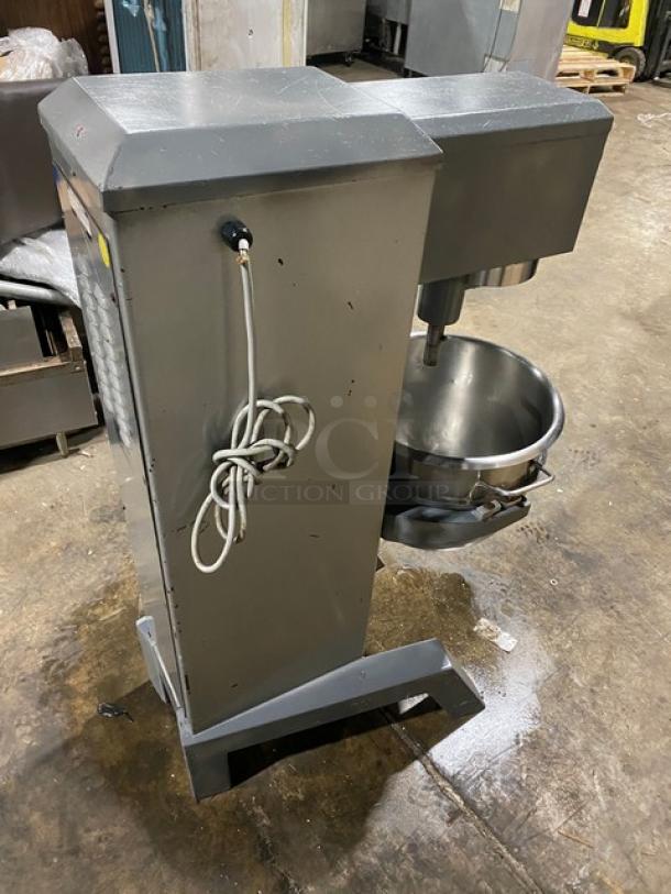 Univex SRM30 30 Quart Planetary Mixer with stainless steel bowl, floor style, 115V, 1 Phase, in used condition.
