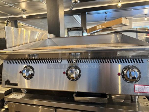 STAR Ultramax Electric 36" Griddle, countertop model. Stainless steel, three temperature controls. Gently used condition.