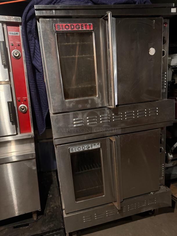 BLODGETT natural gas full-size single deck convection oven, model SH1G/AA. Stainless steel, visible brand signage.