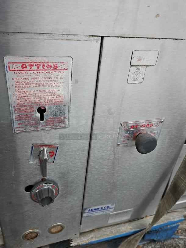 ATTIAS NG Single Deck Pizza Oven BIDX2, stainless steel, manual controls visible, natural gas, used condition.