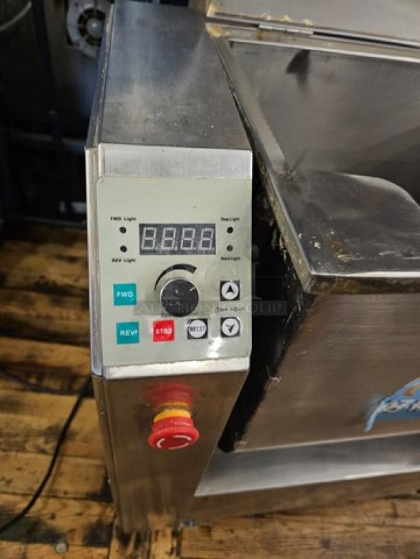 Gold Brush GB L80 dough mixer, 110V, tested and working, digital control panel, stainless steel, good condition.