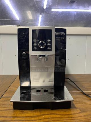 De'Longhi Magnifica S Automatic Espresso Machine with built-in grinder, model Magnifica S, black and silver finish, in good condition.