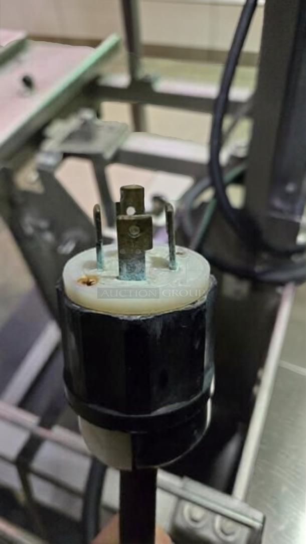 Heavy-duty plug for Hobart 5701D meat saw, 500V, 3-phase. UL & NSF listed. Excellent condition.