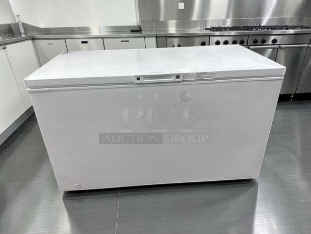 Electrolux FFCL1542AW commercial chest freezer, excellent condition, 115V, UL Listed, fully tested and operational.