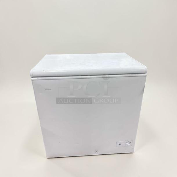 Vissani DCM7QRBWW chest freezer, 7 cu. ft., excellent condition, UL Listed, 115V. White exterior, fully tested and operational.