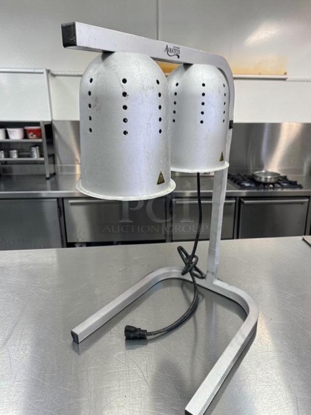 Exceptional condition Avantco Dual Heat Lamp Food Warmer Station, model AVT-S-WRM-0600, 120V, fully operational.