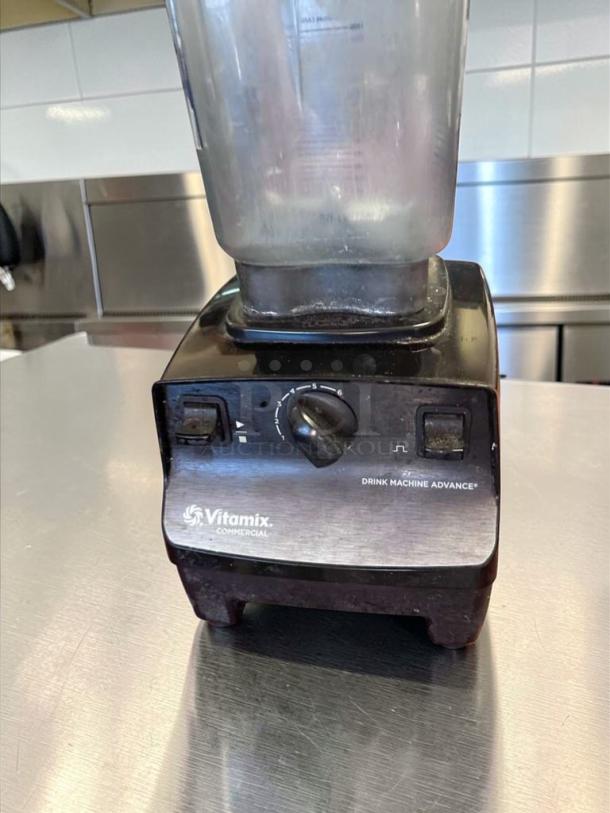 Elite Condition Vitamix Drink Machine Advance VM0100A commercial blender. Fully tested, 120V, made in USA.