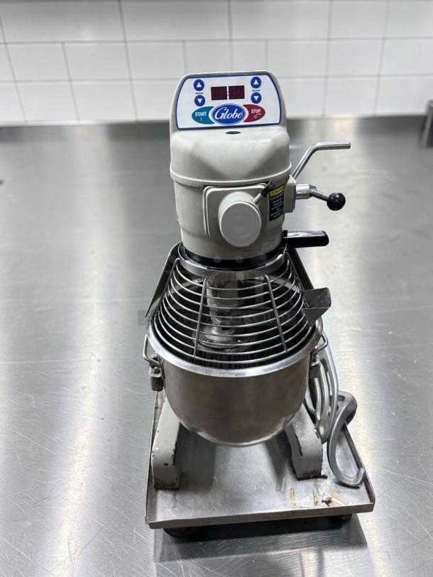 Flawless Globe SP20 planetary mixer, 20 Qt, 1/2 HP, 115V, NSF certified, fully tested, excellent condition.