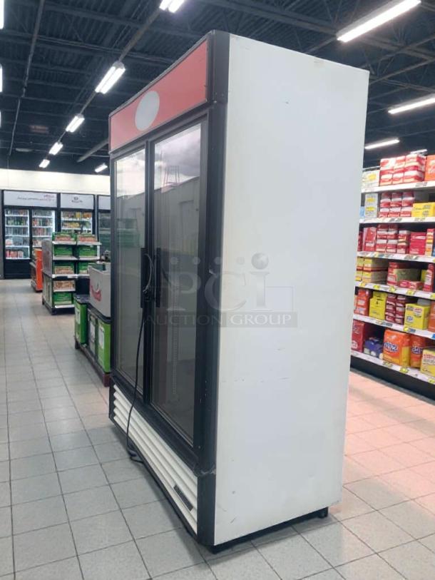 True GDM-49 Glass Door Merchandiser Refrigerator, premium condition, 115V, fully tested, True Manufacturing Co., Inc.
