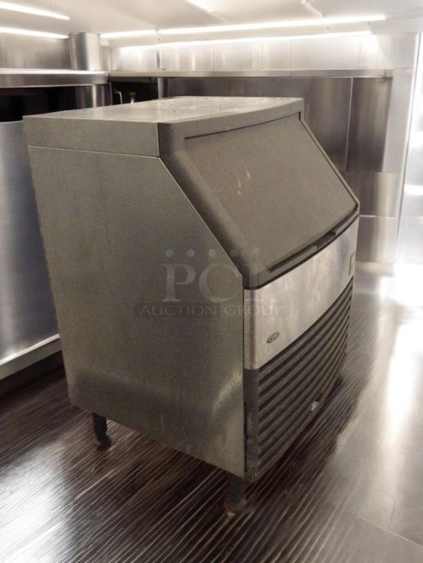 Manitowoc QY0214A commercial ice maker in pristine condition, fully tested, 115V, single phase, Manitowoc Ice, Inc.