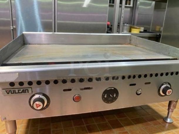 Vulcan MSA36 36" commercial gas griddle, premium condition, thermostatic controls, natural gas, fully tested, model VUL-L-GRD-0234.