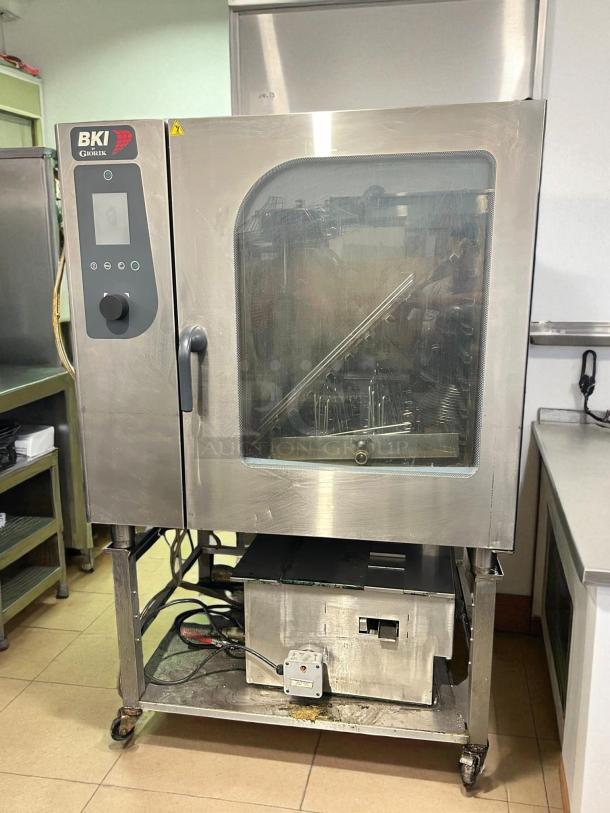 BKI ETE102R commercial electric combi oven, boilerless, stainless steel, premium condition, 208V/3 phase, UL & ETL listed.