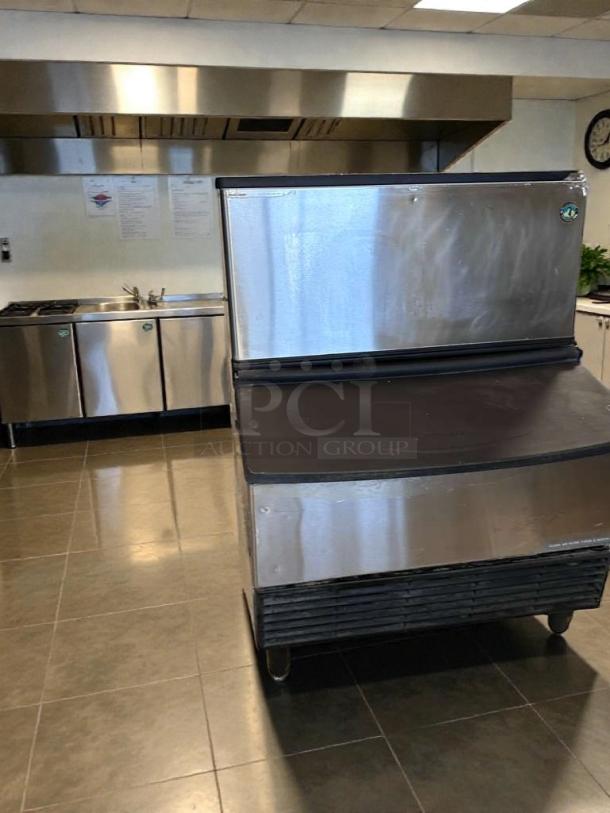 Hoshizaki KM-260BAH commercial ice maker, premium condition, air-cooled, NSF & UL listed, fully tested, operational.