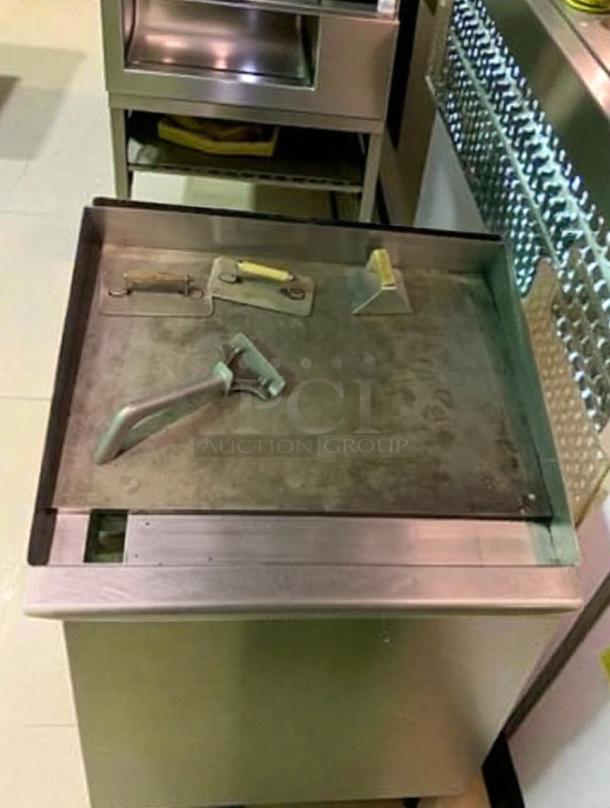 Imperial Range ITG-36NG commercial gas griddle, 36 in, 90,000 BTU, UL listed, in excellent condition. Fully tested and operational.