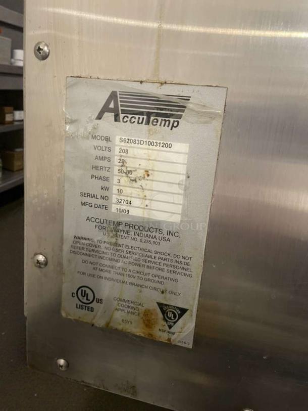 AccuTemp Steam ‘N’ Hold Countertop Steamer, Model S62083D10031200, 208V, 3 Phase; UL listed label shown with specs.