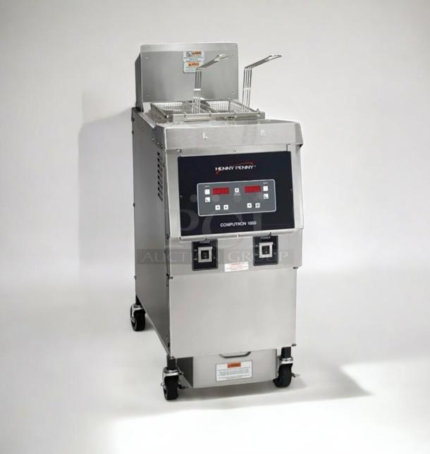Henny Penny OFG-321 open fryer, exceptional condition, natural gas, 120V, single phase, tested, Computron 1000 controls.