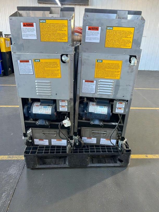 Henny Penny OFG-321 fryer, exceptional condition, natural gas, 120V, single phase, visible warning and operational labels.