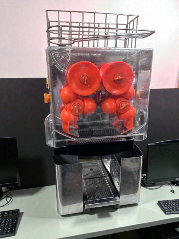 VEVOR 2000E-H commercial orange juicer machine, automatic, premium condition, ETL listed, fully tested, operational.