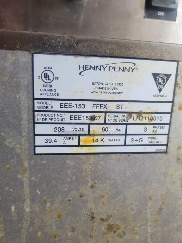 Label on Henny Penny fryer details model EEE-153, 208V, 60Hz, 39.4A, 14KW, 3-phase, UL listed.