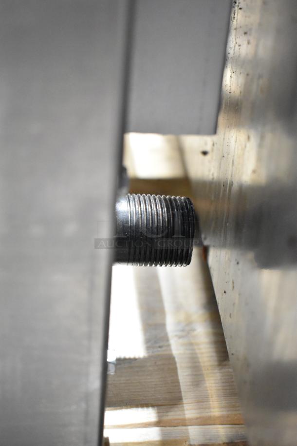 BRAND NEW Vollrath GGHDM-48, 48" griddle pipe detail. Heavy-duty, manual control, 120,000 BTU. Scratch and dent condition.