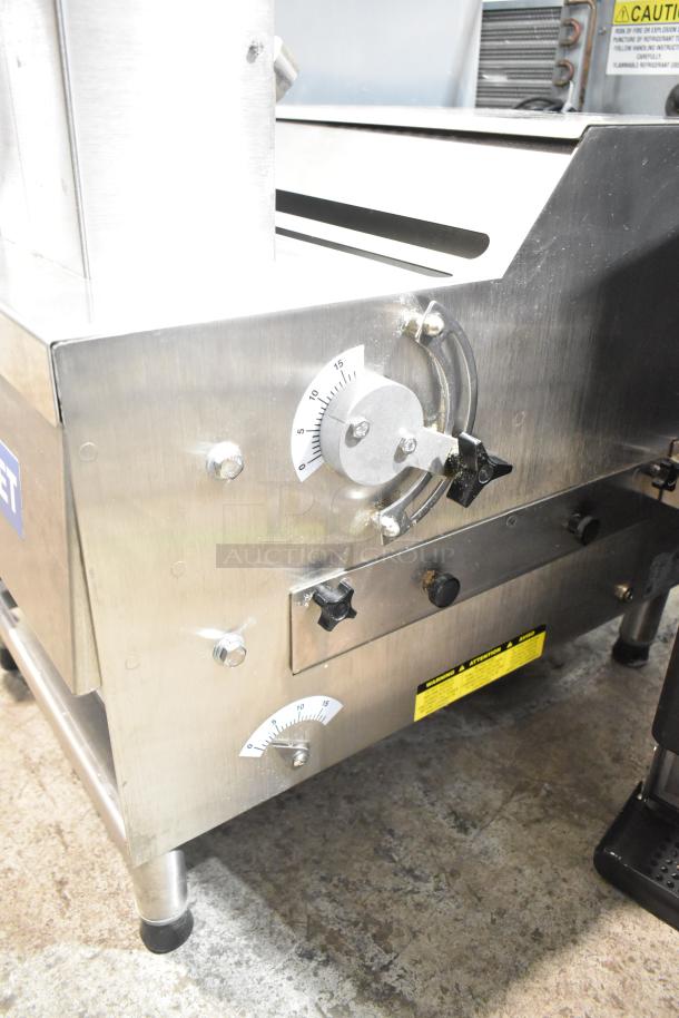 Somerset CDR-170 Commercial Dough Sheeter, stainless steel, adjustable settings, 110V, 1 phase, countertop model, used condition.