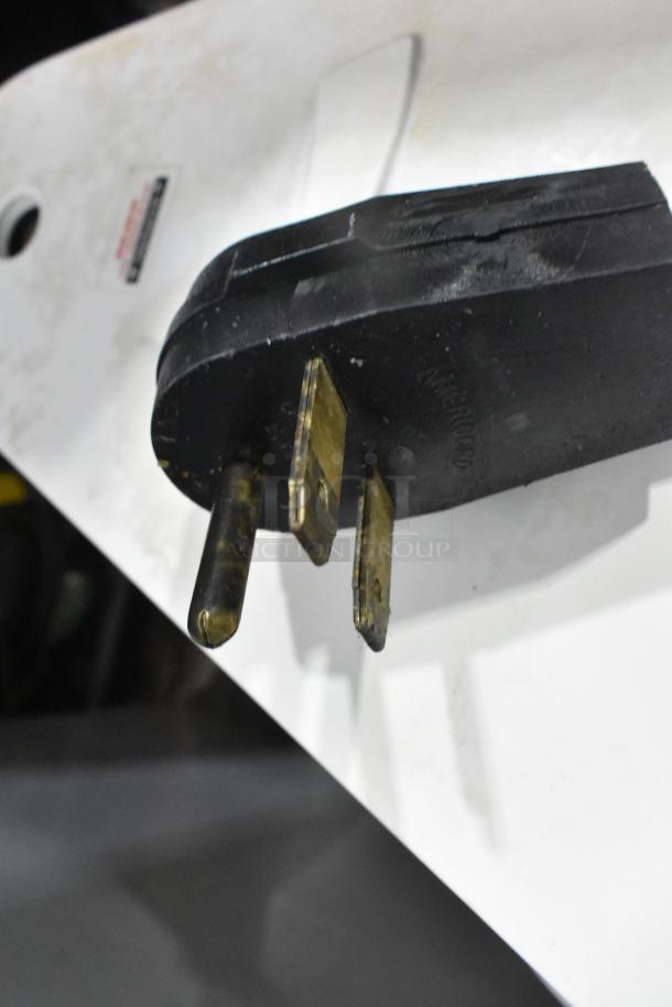 2021 Proluxe DP2350 dough press plug, 208 volts, 1 phase, visible prongs, slight wear, commercial-grade.