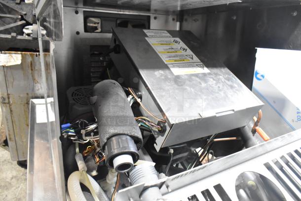 2019 Follett HCD710ABT Horizon Elite 22 3/4" Ice Machine, air-cooled, chewblet style, 759 lb capacity, 115V, 1 phase.