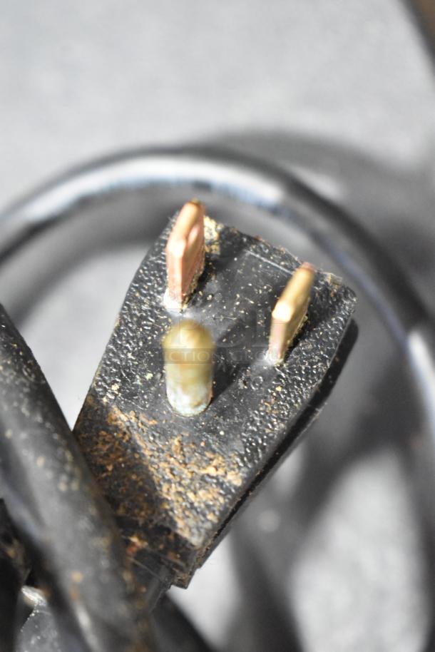 Close-up of a Micro Matic MMPP4301-EP Commercial Glycol Chiller power plug, showing some wear. 115 Volts, 1 Phase model.