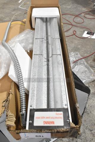BRAND NEW SCRATCH AND DENT 2025 ServIt 423SW36THA 36" strip warmer with single toggle control, 120 volts, 1 phase. In box.
