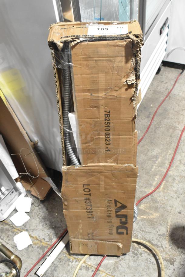 Brand new 2025 ServIt 423SW36THA strip warmer in damaged box. Single toggle control, 120V, 1 Phase. Model info on label.