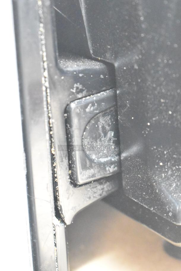 2019 Hobart HTi-7LH3 Commercial Countertop Scale, 120/208-240V, black exterior detail, tested and working.