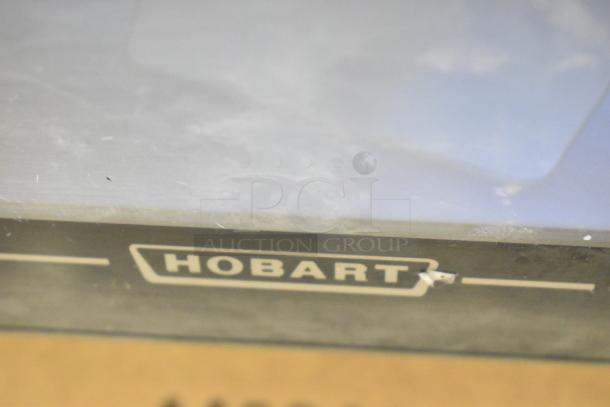 2017 Hobart HTi-7LH26 commercial countertop scale, tested and working. Visible Hobart branding.