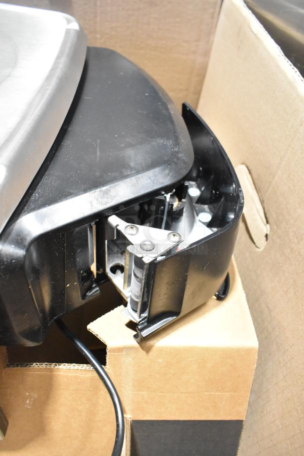 2017 Hobart HTi-7LH26 commercial countertop scale, black and silver, tested and working condition, shown in packaging.