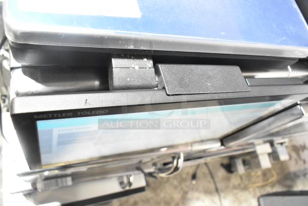 Mettler Toledo FreshWay AM-6127C commercial scale, 120/208-240V, 1 phase, tested and working. Display and control panel shown.