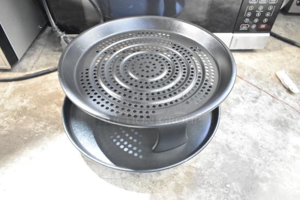 Galanz 667126859 countertop microwave oven, used for display, no power cord, 120 volts, 1 phase.