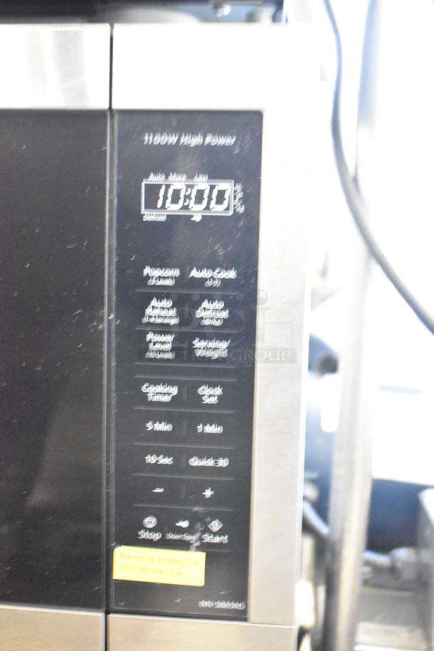 Panasonic microwave oven, used display model, no power cord. Features digital controls, 1100W power. 120 volts, 1 phase.