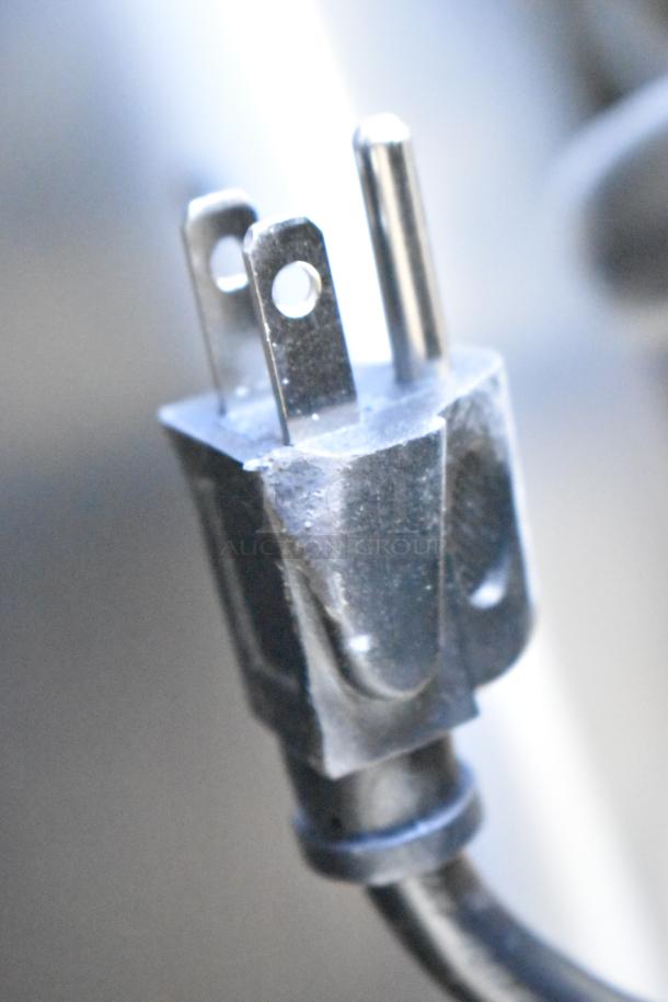 Frigidaire EMW1120 Countertop Microwave, display unit without power cord, 120V, 1 Phase. Model EMW1120.