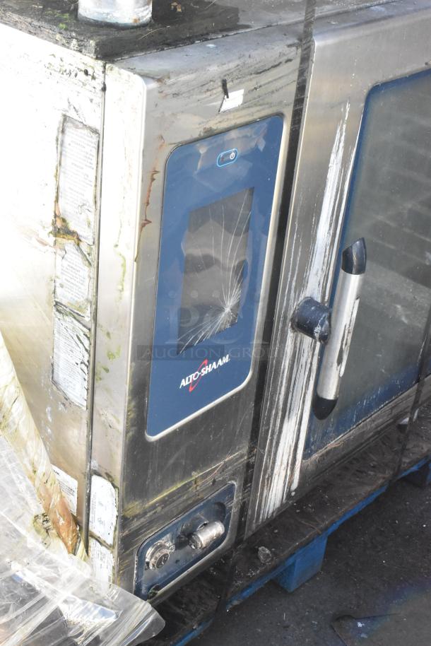 Alto Shaam CTP7-20E combi oven, stainless steel, electric, visible wear, cracked display, 208-240V, 3 phase.