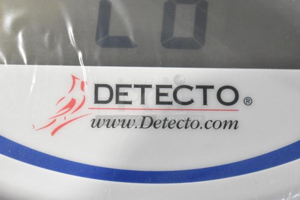 Detecto SCS30 Digital Solar Hanging Scale, featuring clear LCD display and solar power function, in excellent condition.
