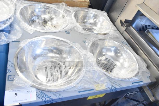 Brand new Belshaw H&I-4 glazing station, commercial casters, 208-240V, 1 phase, minor cosmetic scratches, protective wrap intact.