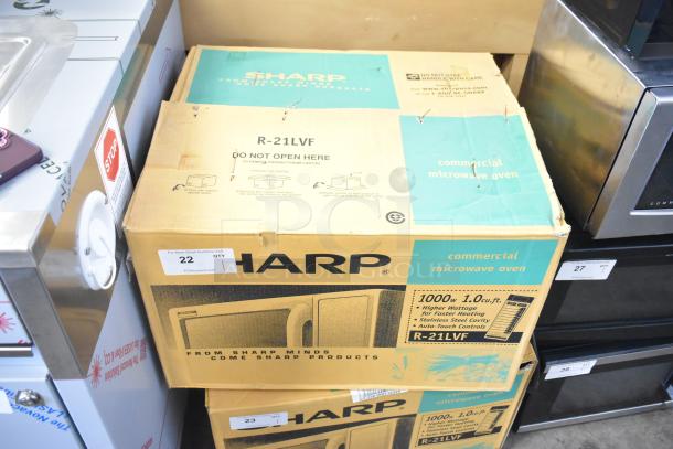 2022 Amana RCS10TS Commercial Microwave Oven, 120 Volts, 1 Phase. New condition, features durable construction and user-friendly controls.