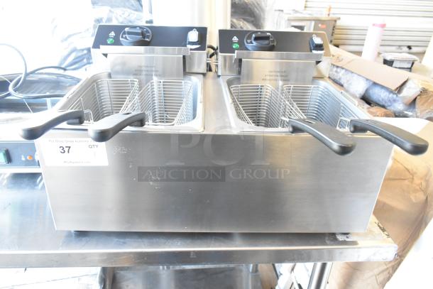 BRAND NEW Vollrath FFEB800 countertop deep fat fryer, 2-bay, electric, 208-240V, 1 phase. Minor scratches visible.
