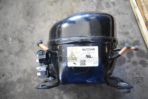 Brand new Cubigel NUT70NR compressor, slight scratches, for Avantco APT, SS, UBB, UDD series. 115-127V, 60Hz, PH1.