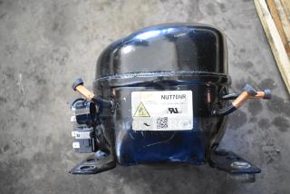 Brand new Cubigel NUT70NR compressor, slight scratches, for Avantco APT, SS, UBB, UDD series. 115-127V, 60Hz, PH1.