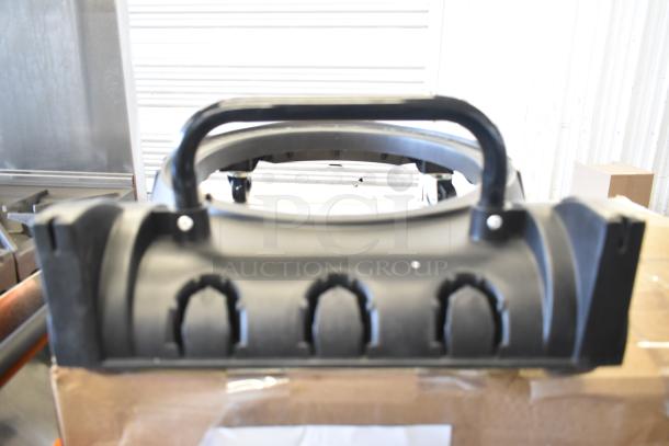 BRAND NEW SCRATCH AND DENT Lavex 16 Gallon Stainless Steel Wet/Dry Vacuum, toolkit included, 100-120V, 1 Phase.