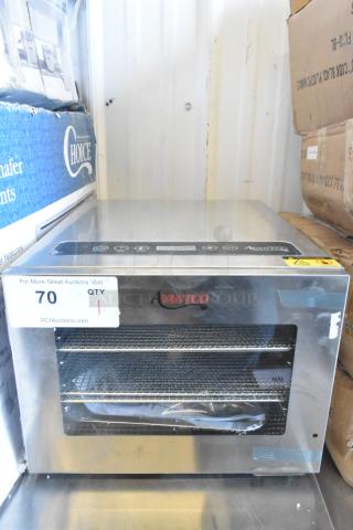Brand new Avantco 177LT06A food dehydrator, stainless steel, 6 trays, glass door, only works on highest heat setting.
